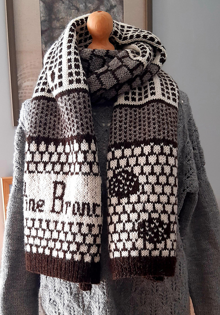 Dotty Pine wrap