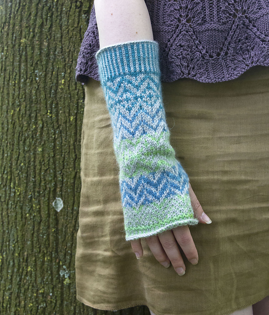 Wandering Sheep Path Mittens