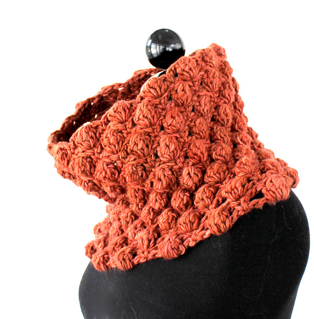 Bobbles Crochet Cowl