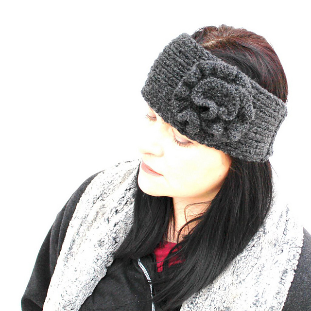 Knitted Headband With Flower