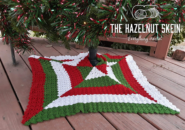 Corner-to-Corner Chistmas Tree Skirt