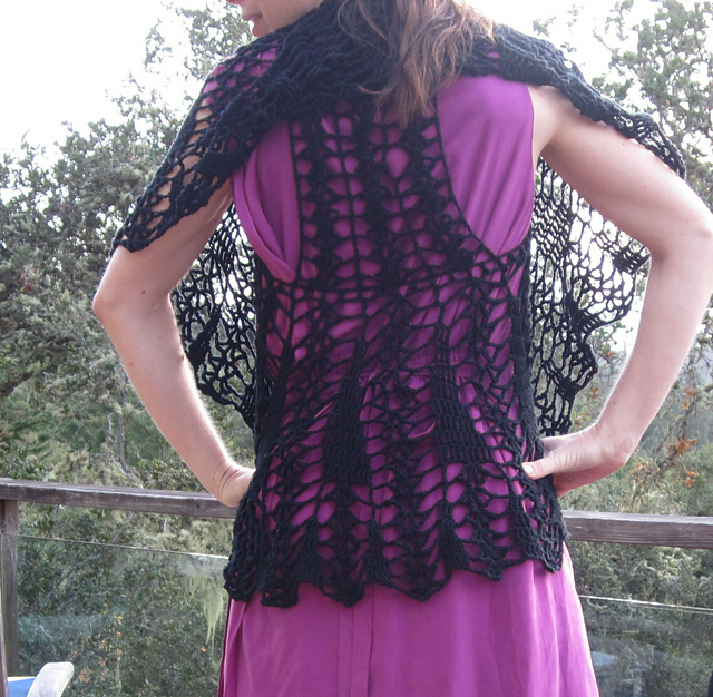# 26 Häkelbolero / Crocheted Bolero
