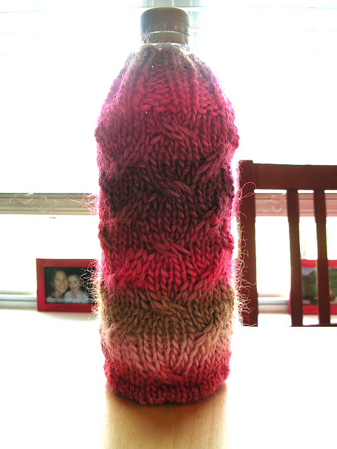 Cabled Bottle Cover