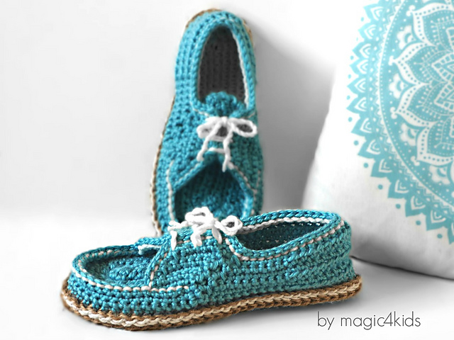 Sneakers with rope soles