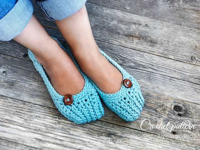 Women basic slippers