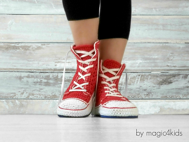 Outdoor sneakers