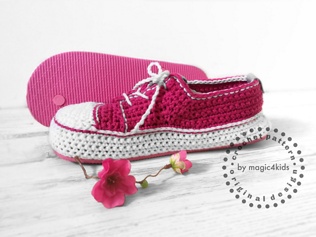 PLAIN SNEAKERS on flip-flop soles