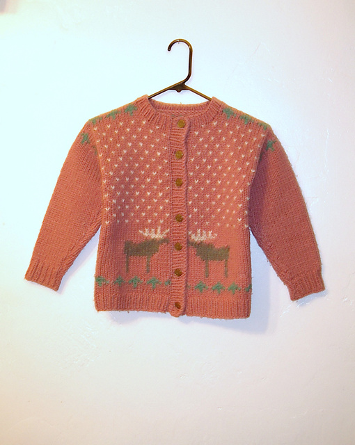 Ravelry: Moose Cardigan pattern by Hélène Rush