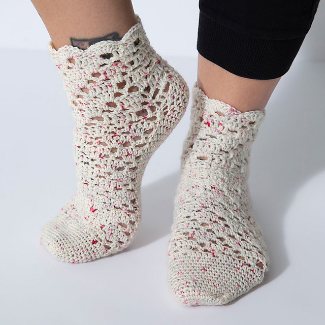Cherry-Stem Lace Socks