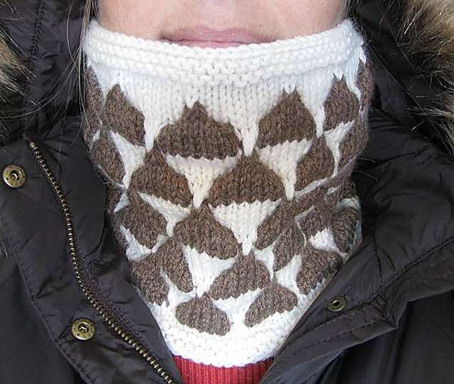 Ravelry: Sweet Kisses Neckwarmer pattern by Daniela Nii