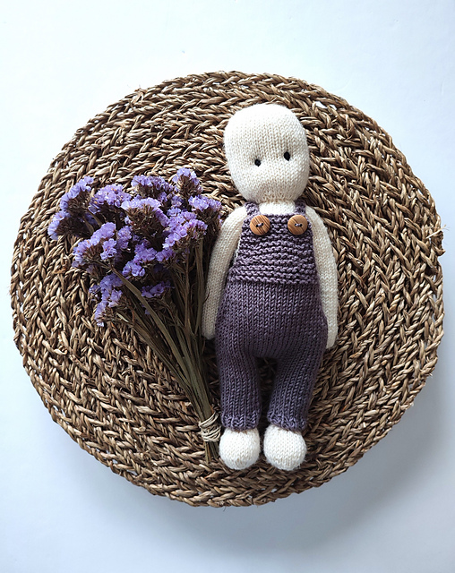 Clothes for The Oak Folk Set M