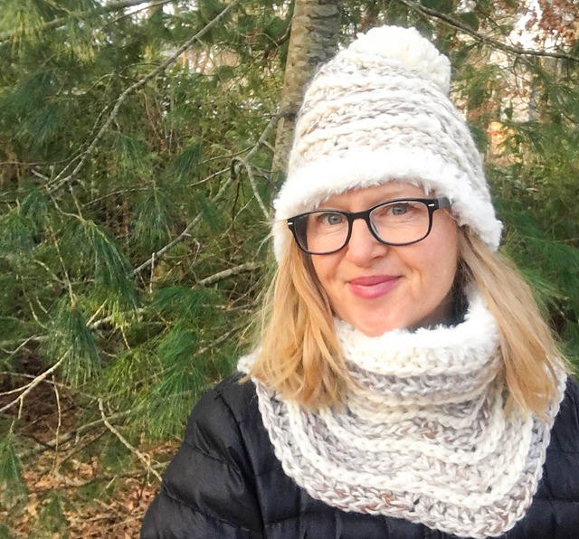 Snowdrifts Hat & Cowl Set