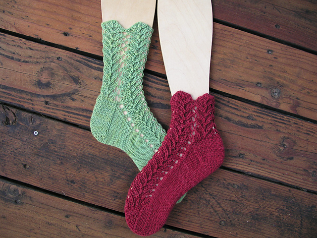 Seaweed Lace Socks