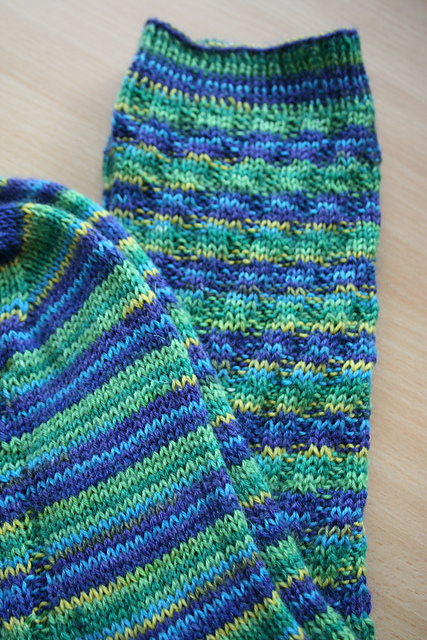 R0028 Spiral Socks