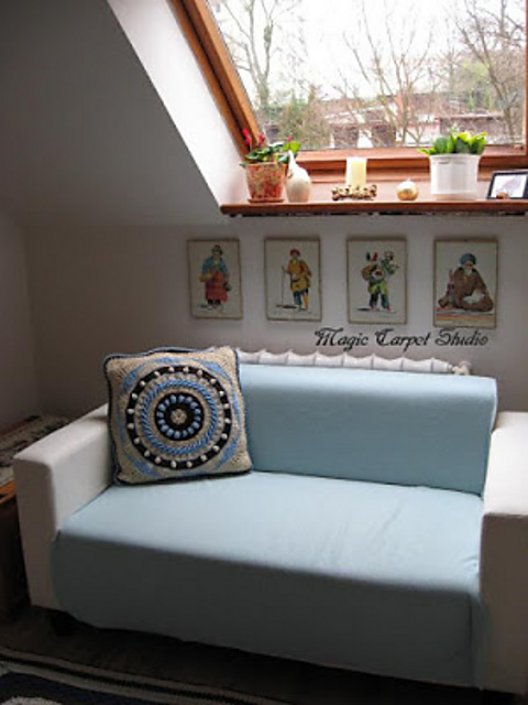 December cushion