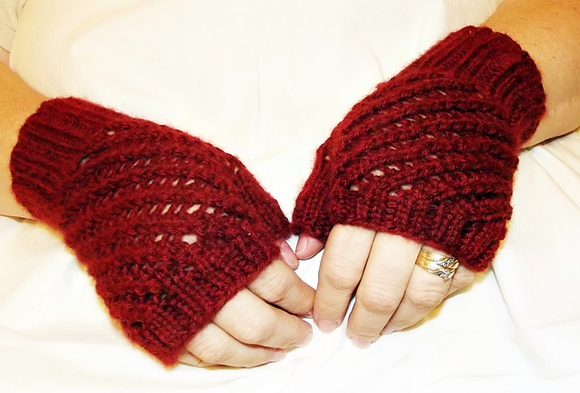 Twisted Mitts