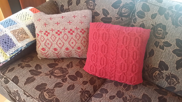 05. Kirjoneuletyynynpäällinen