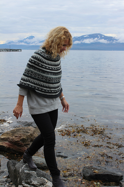 236-06 Short poncho
