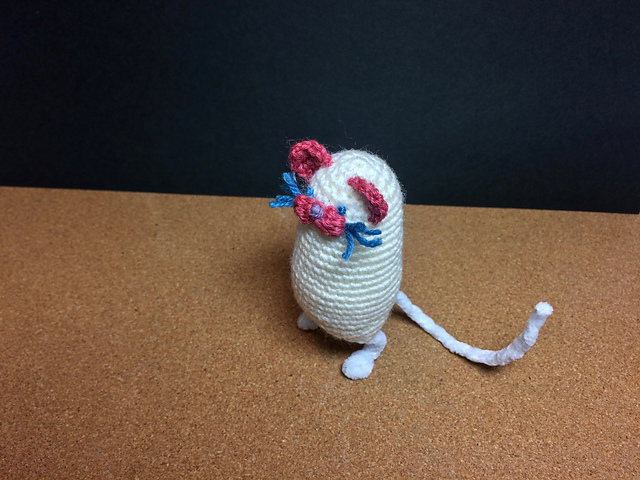 lechaar ( standing cat amigurumi ) from maallong