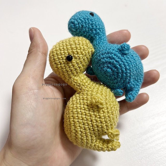 Ravelry: きょうりゅうのあかちゃん / Baby dino pattern by AKAHOSHI