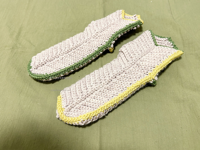 ヘリンボーンのルームソックス / Herringbone bedroom slipper socks