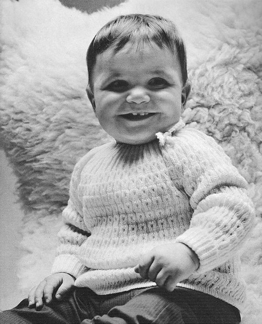 1602 Baby's Sweater
