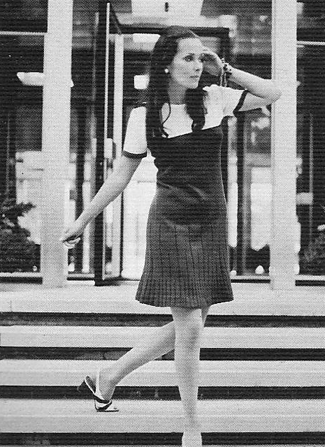 1607 Teenager's Dress