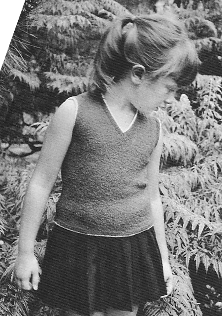 1637 Girl's sleeveless sweater