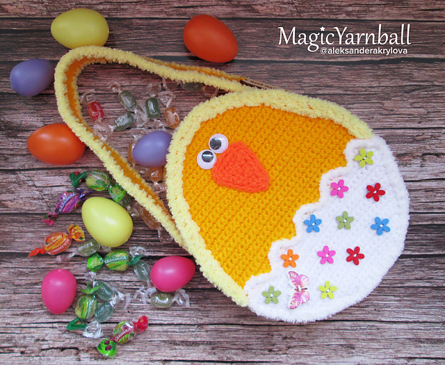 “Chicken in an egg” gift bag