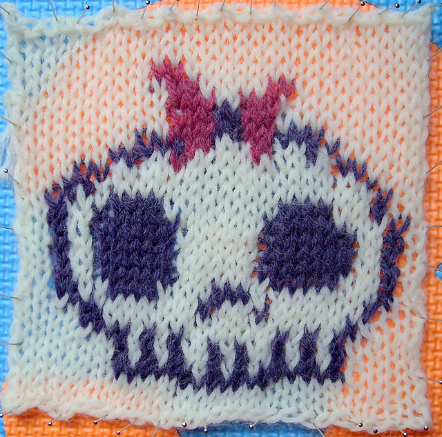 Artsy Skull With Bow Chart