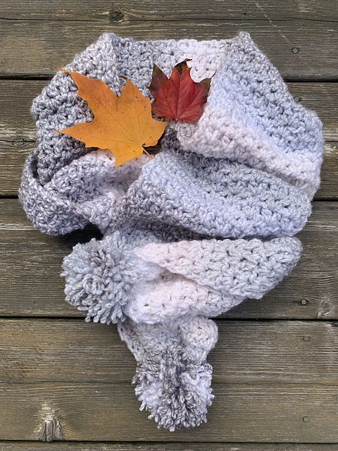 Easy Pompom Scarf