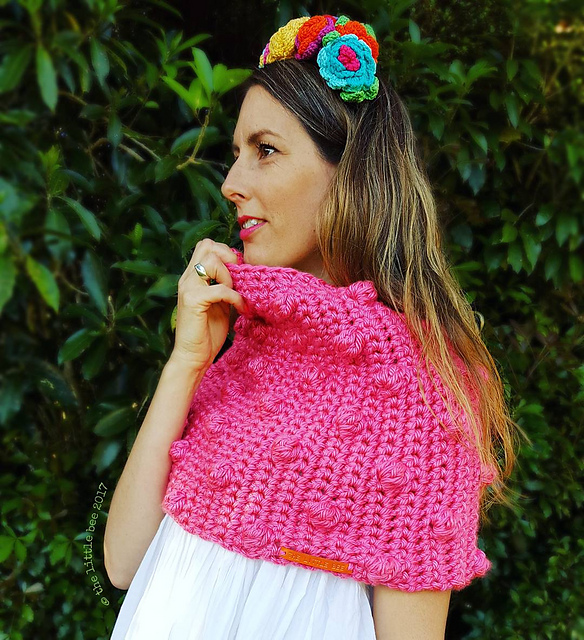 Bobblicious Capelet