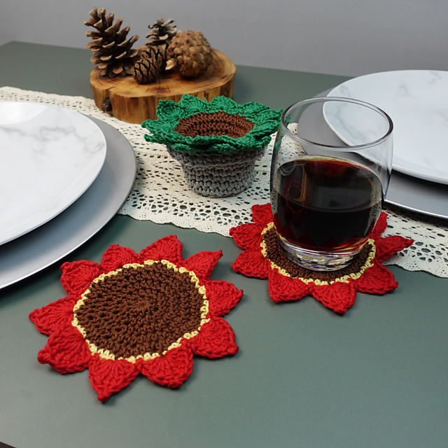 Poinsettia Coaster Set