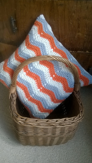 Jiguzagu Cushion