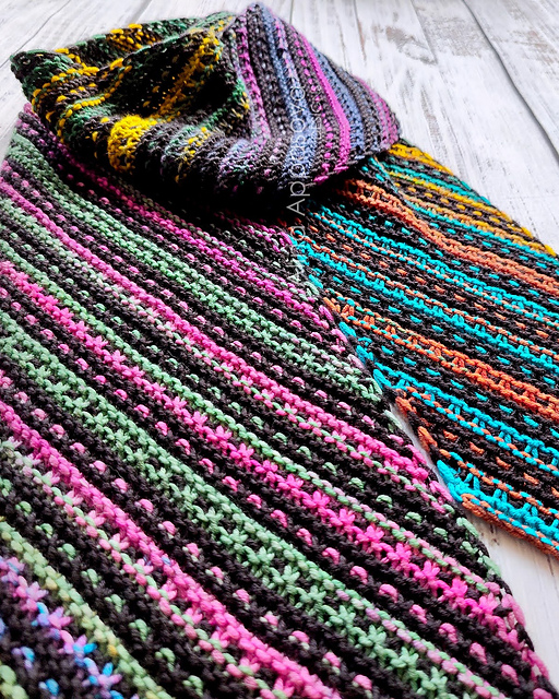 Ravelry: Color Your Pixels pattern by Alina Appasova