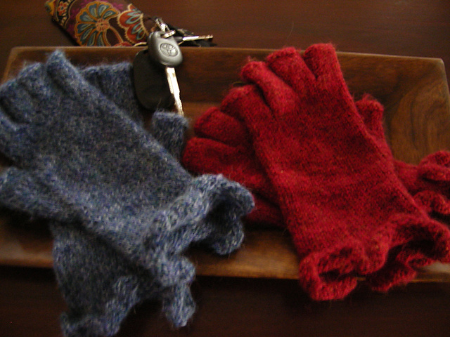 Peggotty's Ruffle Mitts