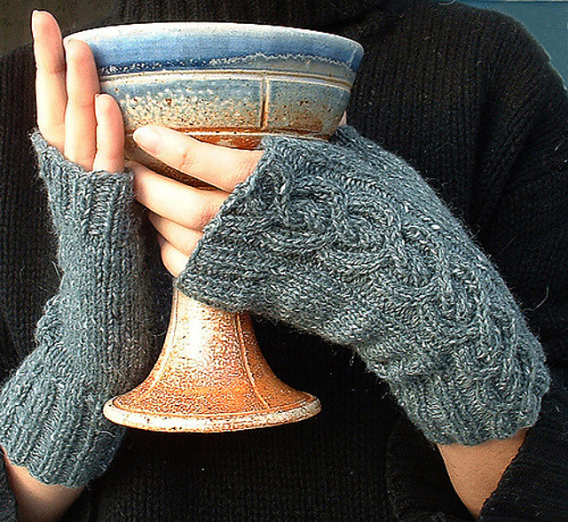 Chalice Cable Mitts