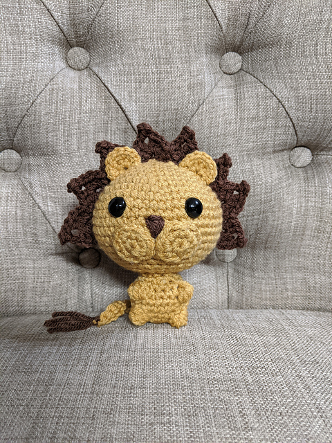 Loyal Lion Big Head Buddy