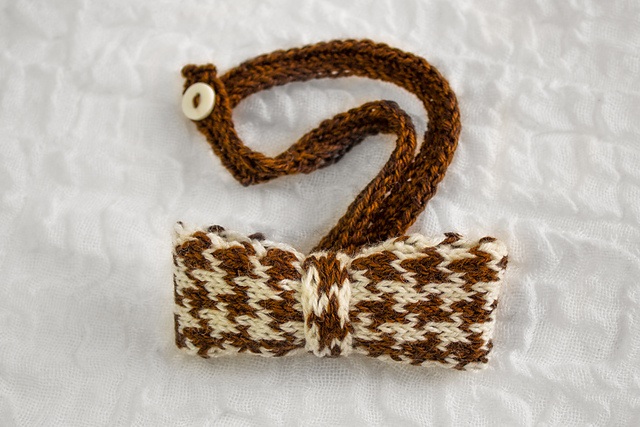 Boys Knitted Bow Tie With Houndstooth Pattern