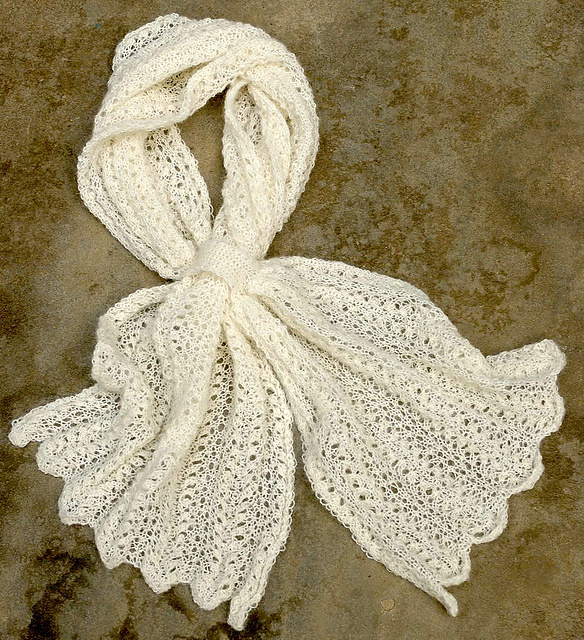 Suri chic jabot