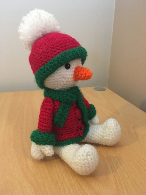 Sitting Snowman