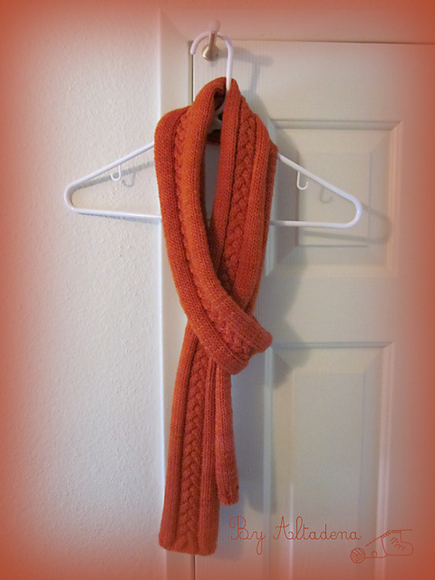 Altadena's friend Scarf
