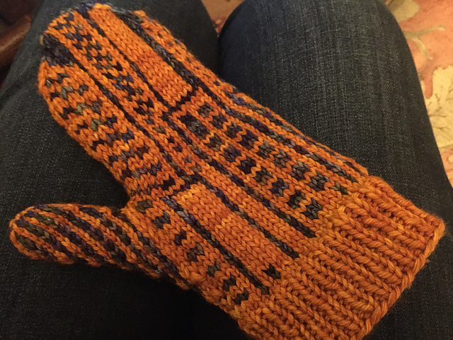 Skyline Mittens