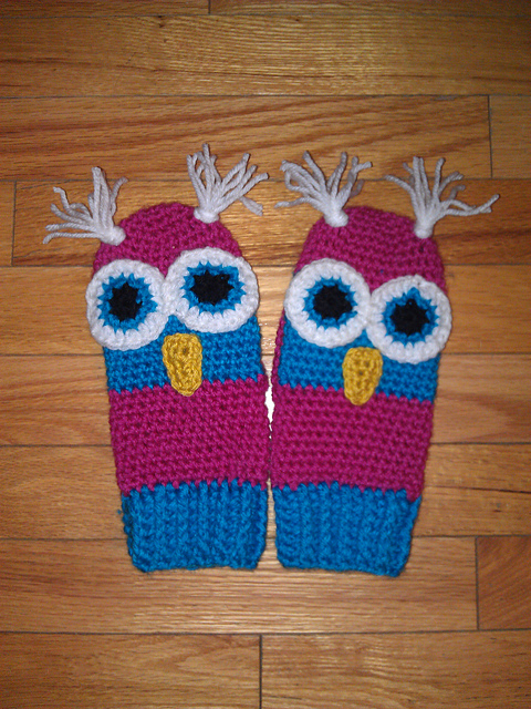 Ladies Owl Mittens