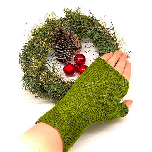 Oh Tannenbaum Mittens