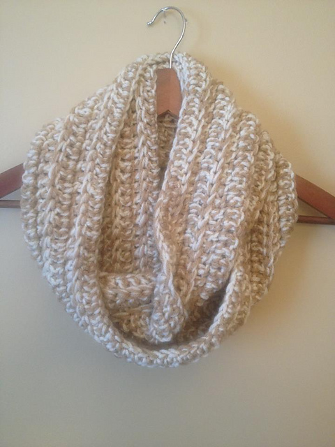 Quick and Simple Ribbed Infinity Cowl