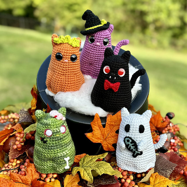 Chonky Halloween Cats