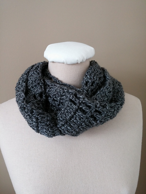Tic-Tac-Toe Scarf