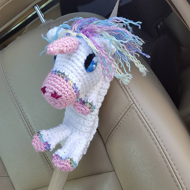 Cupcake sprinkles seat belt cover