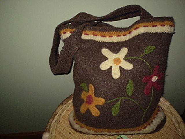 #40 Felted Hippy Bag